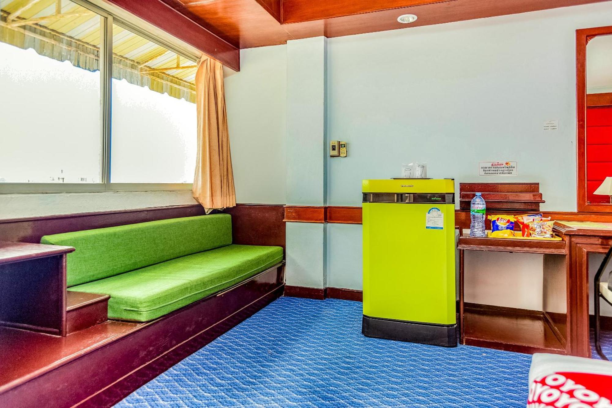 סוראט תאני Oyo 441 Grand Thara Hotel מראה חיצוני תמונה