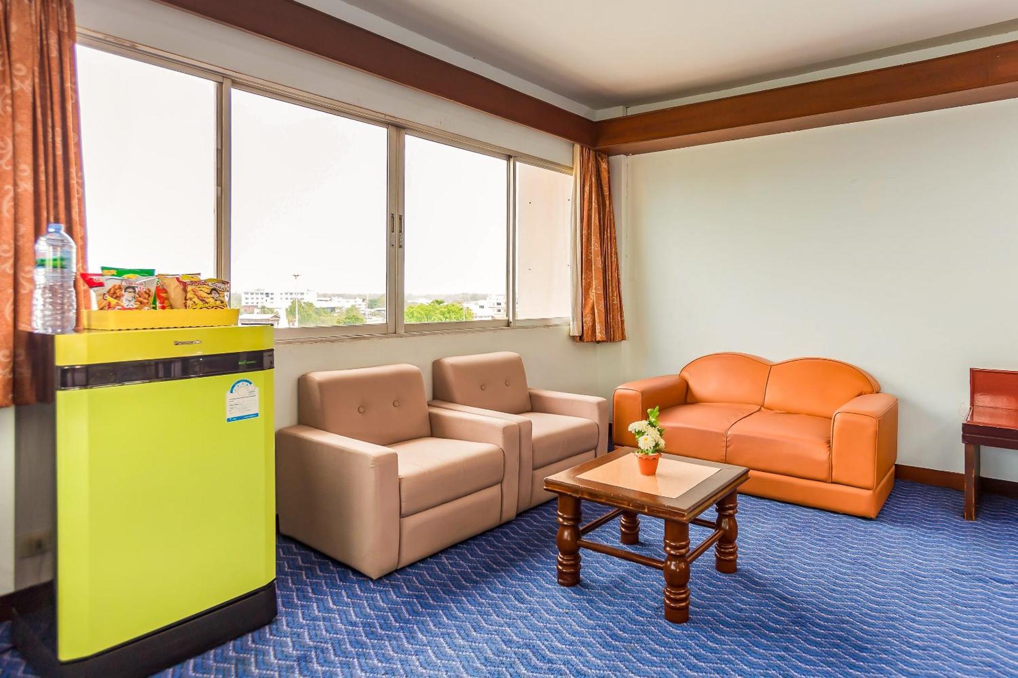 סוראט תאני Oyo 441 Grand Thara Hotel מראה חיצוני תמונה