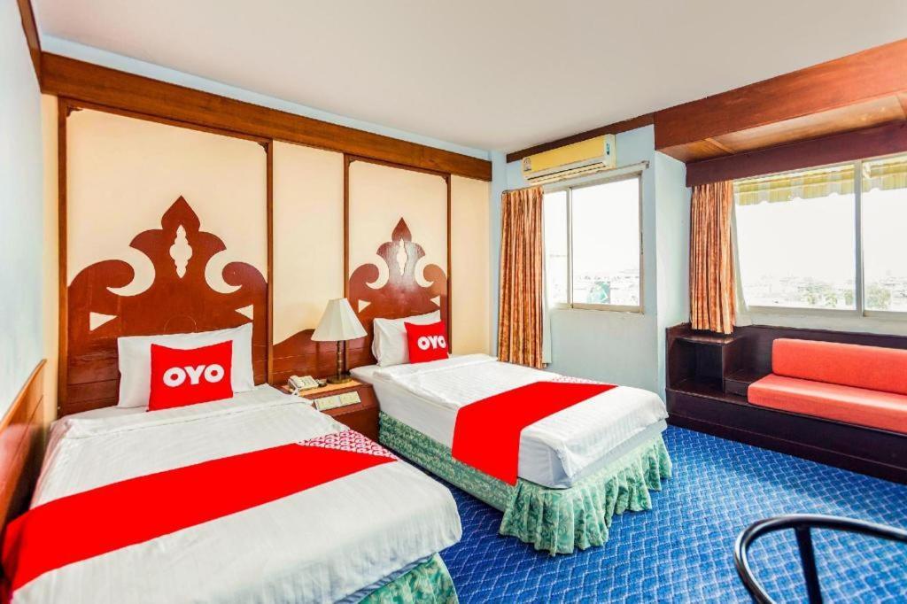 סוראט תאני Oyo 441 Grand Thara Hotel מראה חיצוני תמונה