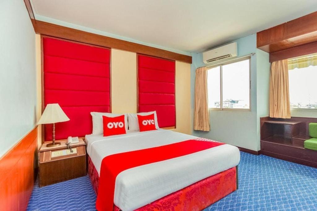 סוראט תאני Oyo 441 Grand Thara Hotel מראה חיצוני תמונה