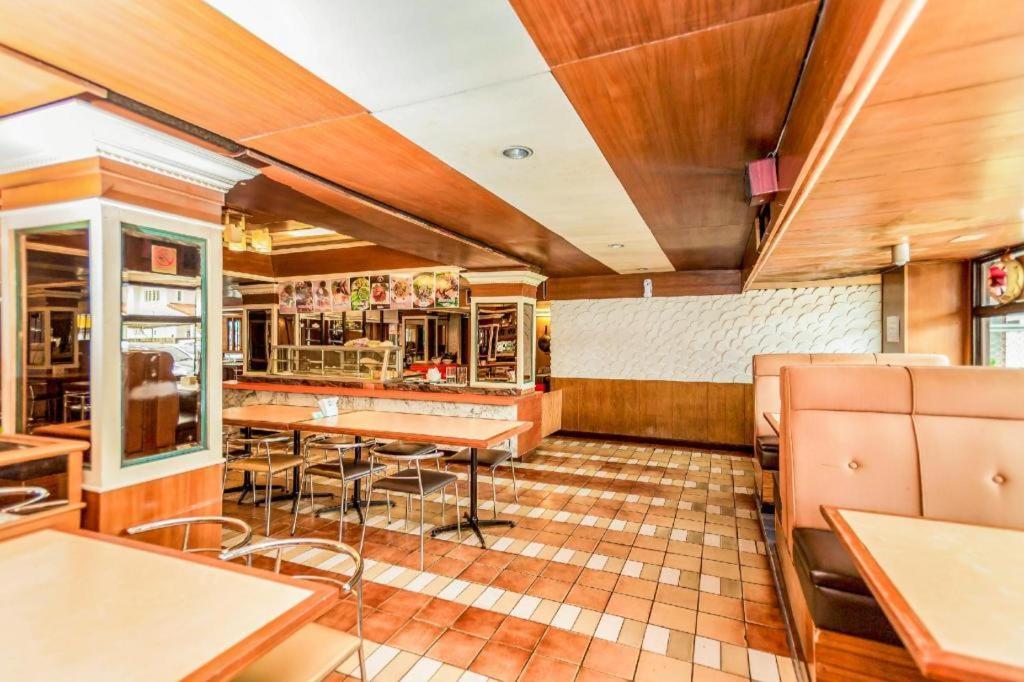 סוראט תאני Oyo 441 Grand Thara Hotel מראה חיצוני תמונה