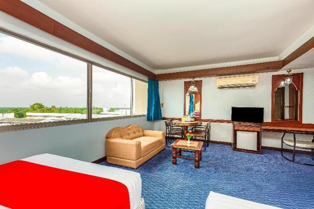 סוראט תאני Oyo 441 Grand Thara Hotel מראה חיצוני תמונה