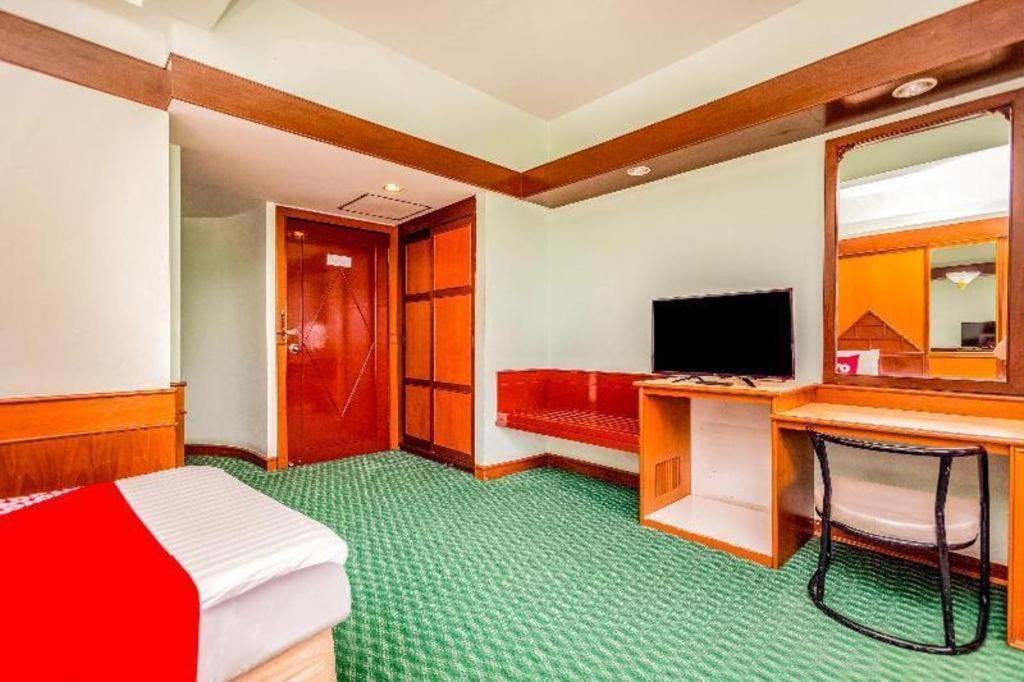 סוראט תאני Oyo 441 Grand Thara Hotel מראה חיצוני תמונה