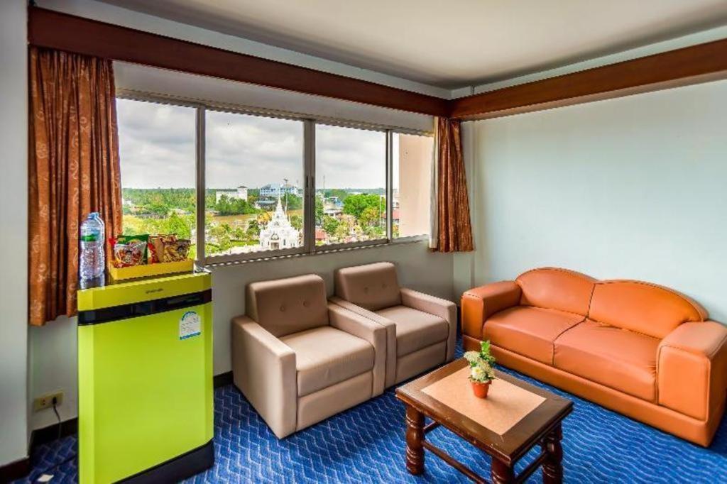 סוראט תאני Oyo 441 Grand Thara Hotel מראה חיצוני תמונה