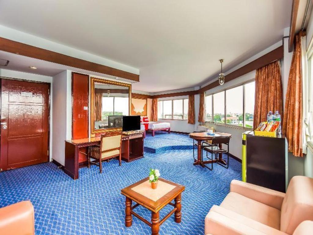 סוראט תאני Oyo 441 Grand Thara Hotel מראה חיצוני תמונה