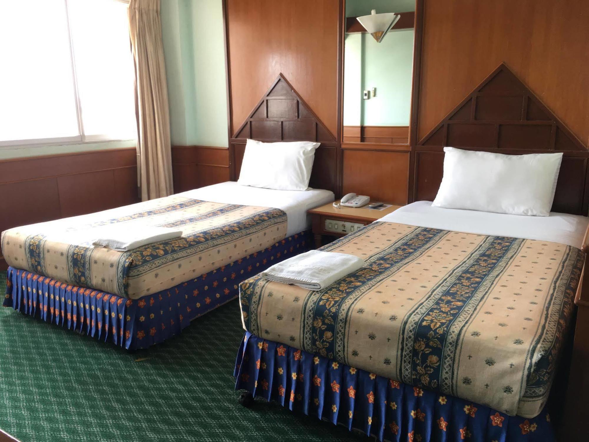 סוראט תאני Oyo 441 Grand Thara Hotel מראה חיצוני תמונה